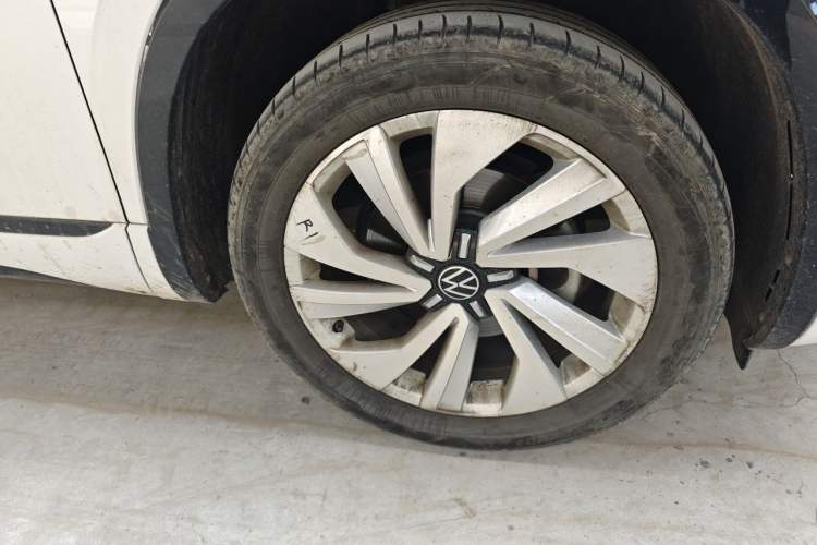 Used Volkswagen Tayron X 2020 330TSI Two-Wheel Drive Luxury Smart Connectivity Version Right Front Wheel Hub