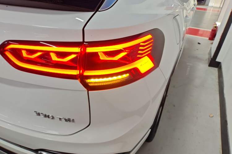 Used Volkswagen Tayron X 2020 330TSI Two-Wheel Drive Luxury Smart Connectivity Version Right Rear Taillight
