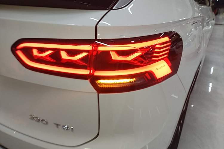 Used Volkswagen Tayron X 2020 330TSI Two-Wheel Drive Luxury Smart Connectivity Version Right Rear Taillight