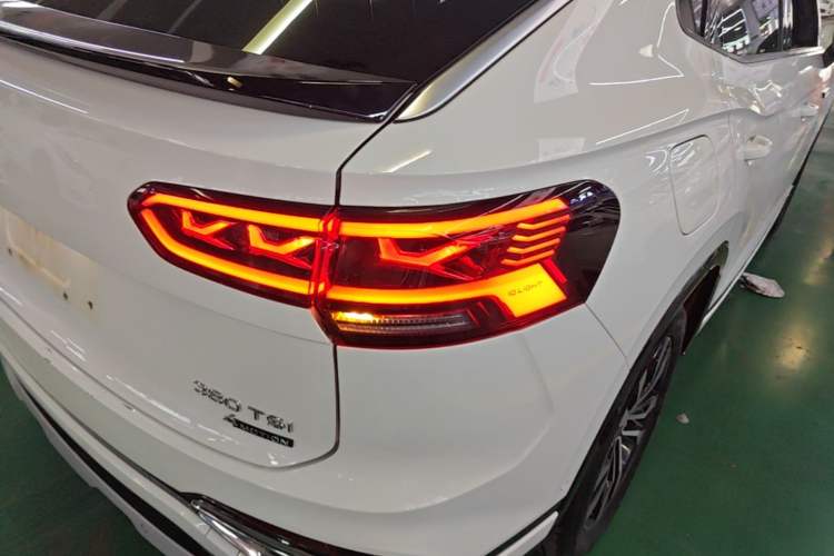 Used Volkswagen Tayron X 2020 380TSI Four-Wheel Drive Prestige Connected Version Right Rear Taillight