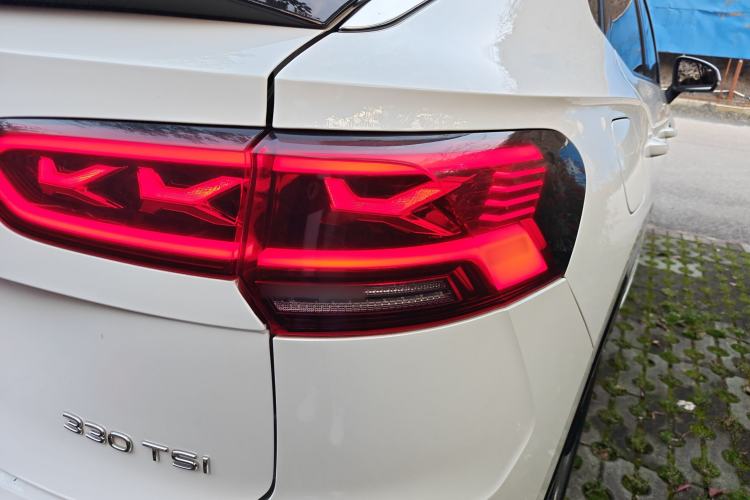 Used Volkswagen Tayron X 2020 330TSI Two-Wheel Drive Luxury Smart Connectivity Version Right Rear Taillight