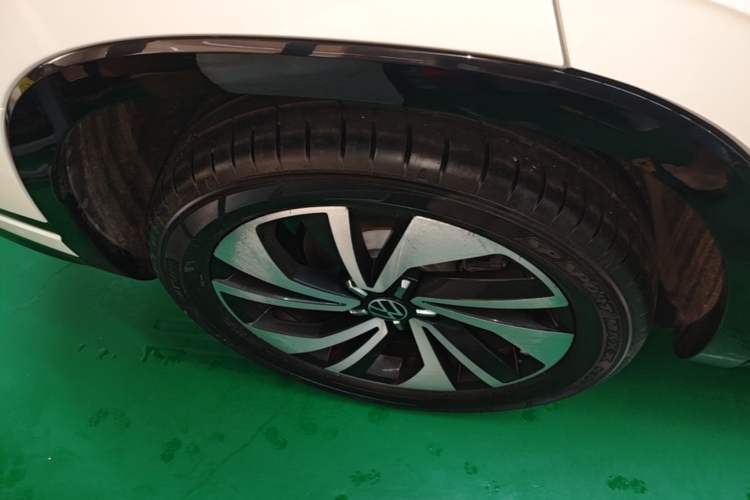 Used Volkswagen Tayron X 2020 330TSI Two-Wheel Drive Luxury Smart Connectivity Version Right Rear Wheel Hub