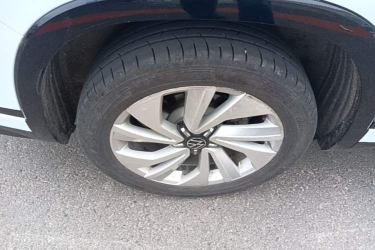 Used Volkswagen Tayron X 2020 330TSI Two-Wheel Drive Luxury Smart Connectivity Version Right Rear Wheel Hub