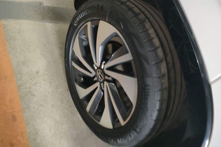 Used Volkswagen Tayron X 2020 380TSI Four-Wheel Drive Flagship Smart Connectivity Version Right Rear Wheel Hub