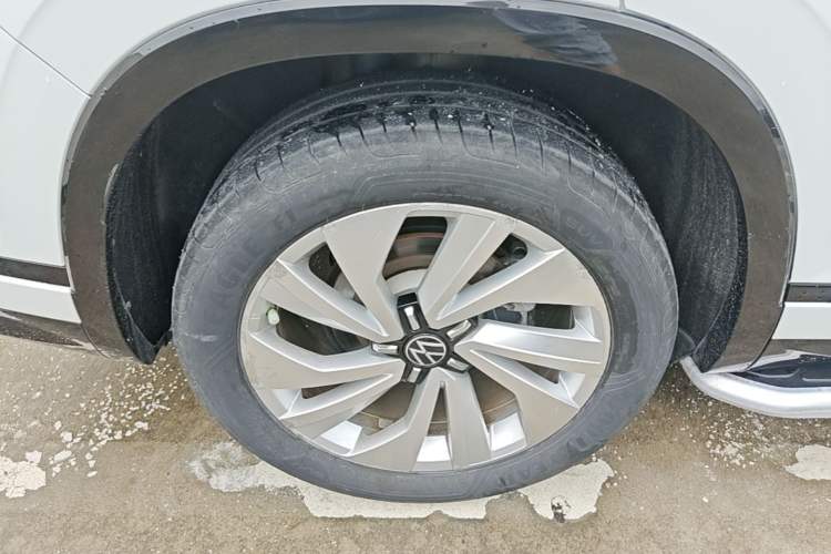 Used Volkswagen Tayron X 2020 330TSI Two-Wheel Drive Luxury Smart Connectivity Version Right Rear Wheel Hub