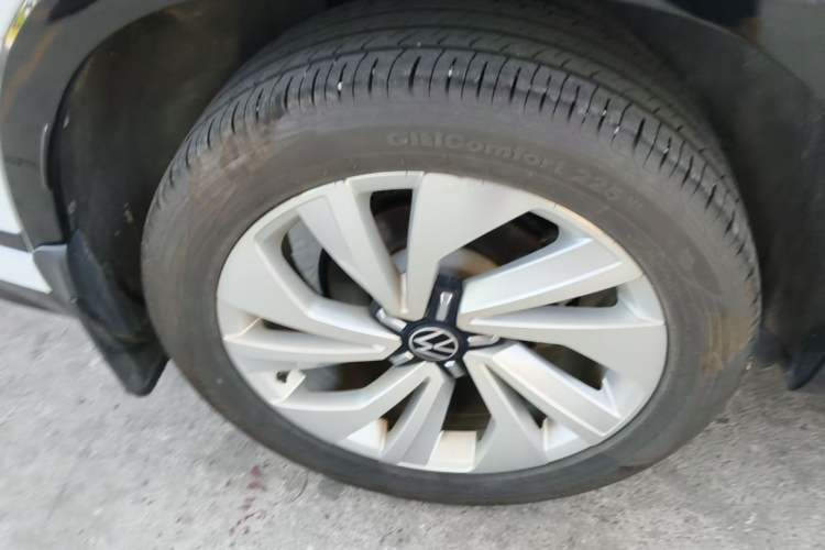 Used Volkswagen Tayron X 2020 330TSI Two-Wheel Drive Luxury Smart Connectivity Version Right Rear Wheel Hub