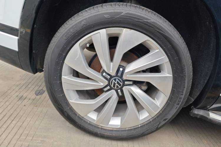 Used Volkswagen Tayron X 2020 330TSI Two-Wheel Drive Luxury Smart Connectivity Version Right Rear Wheel Hub