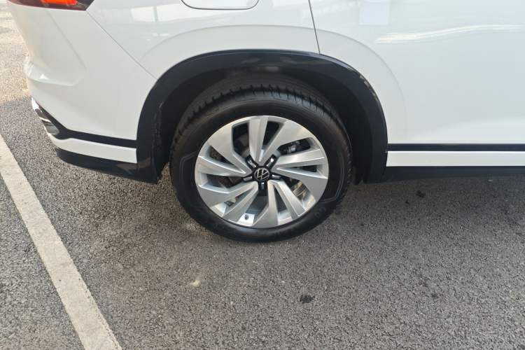 Used Volkswagen Tayron X 2020 330TSI Two-Wheel Drive Luxury Smart Connectivity Version Right Rear Wheel Hub