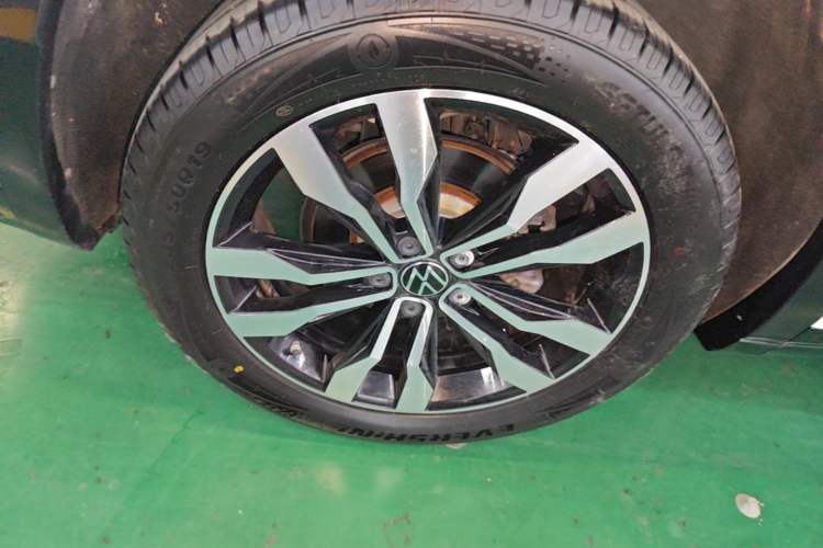 Used Volkswagen Tayron X 2020 380TSI Four-Wheel Drive Prestige Connected Version Right Rear Wheel Hub