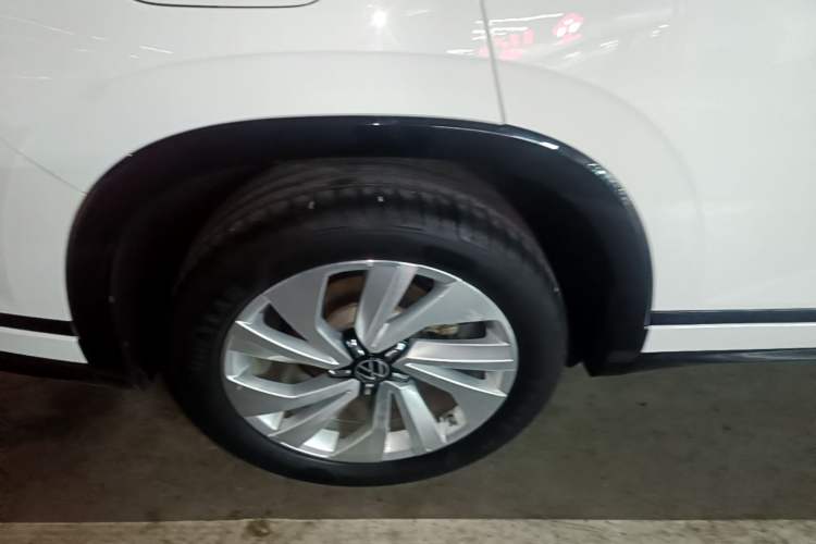 Used Volkswagen Tayron X 2020 330TSI Two-Wheel Drive Luxury Smart Connectivity Version Right Rear Wheel Hub