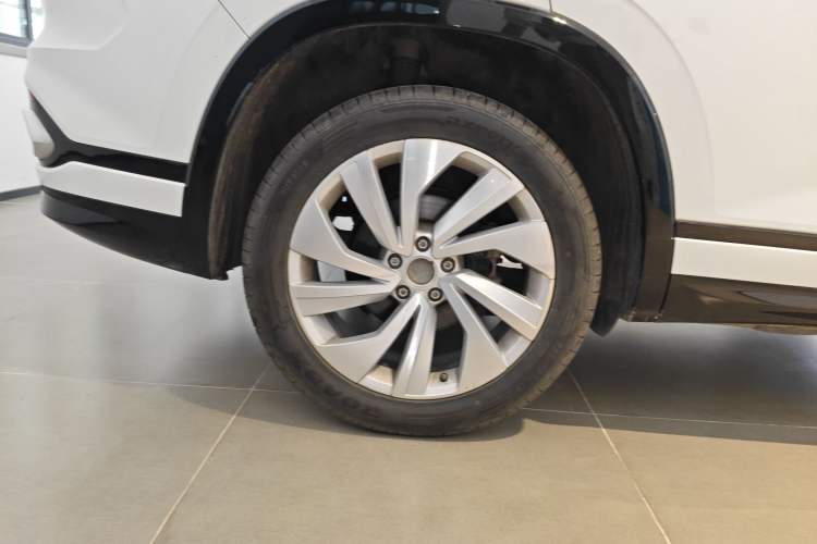 Used Volkswagen Tayron X 2020 330TSI Two-Wheel Drive Luxury Smart Connectivity Version Right Rear Wheel Hub