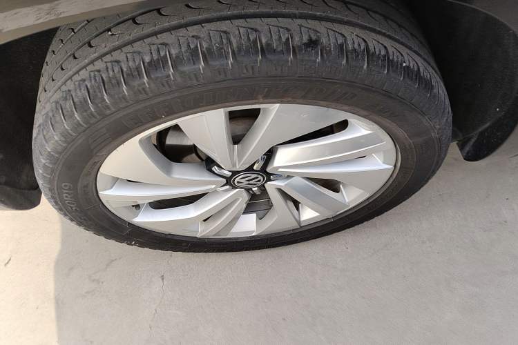 Used Volkswagen Tayron X 2020 330TSI Two-Wheel Drive Luxury Smart Connectivity Version Right Rear Wheel Hub
