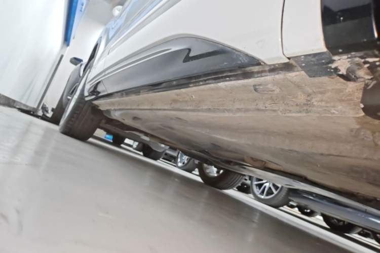 Used Volkswagen Tayron X 2020 330TSI Two-Wheel Drive Luxury Smart Connectivity Version Right Side Sill