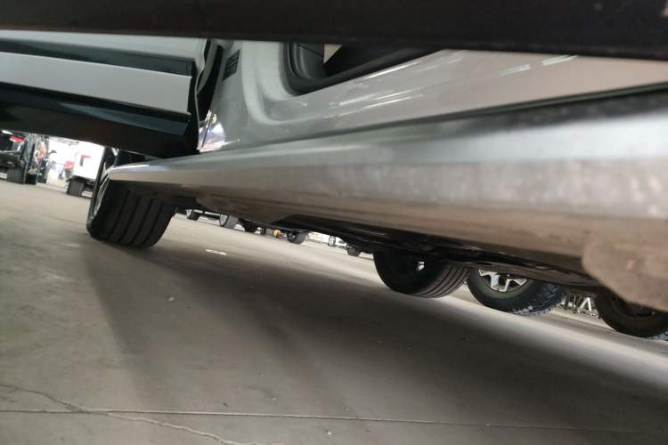 Used Volkswagen Tayron X 2020 380TSI Four-Wheel Drive Flagship Smart Connectivity Version Right Side Sill