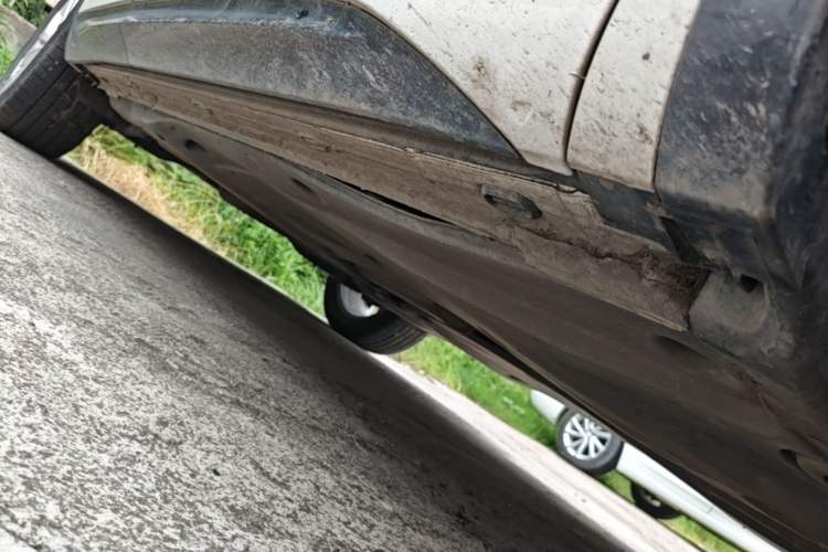 Used Volkswagen Tayron X 2020 330TSI Two-Wheel Drive Luxury Smart Connectivity Version Right Side Sill