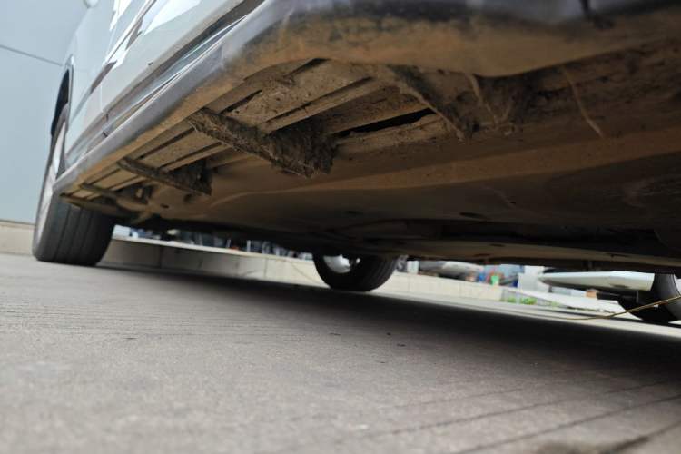 Used Volkswagen Tayron X 2020 330TSI Two-Wheel Drive Luxury Smart Connectivity Version Right Side Sill