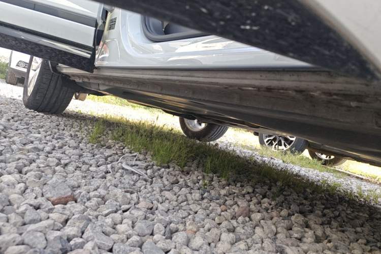 Used Volkswagen Tayron X 2020 330TSI Two-Wheel Drive Luxury Smart Connectivity Version Right Side Sill