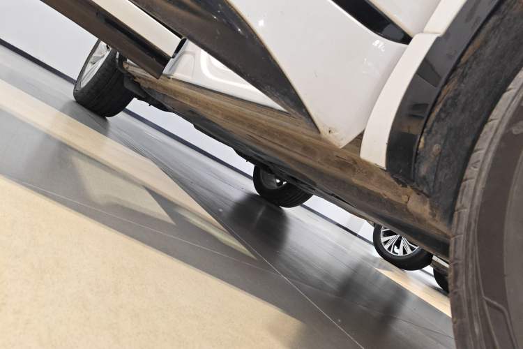 Used Volkswagen Tayron X 2020 330TSI Two-Wheel Drive Luxury Smart Connectivity Version Right Side Sill