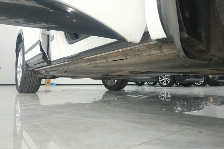 Used Volkswagen Tayron X 2020 330TSI Two-Wheel Drive Luxury Smart Connectivity Version Right Side Sill