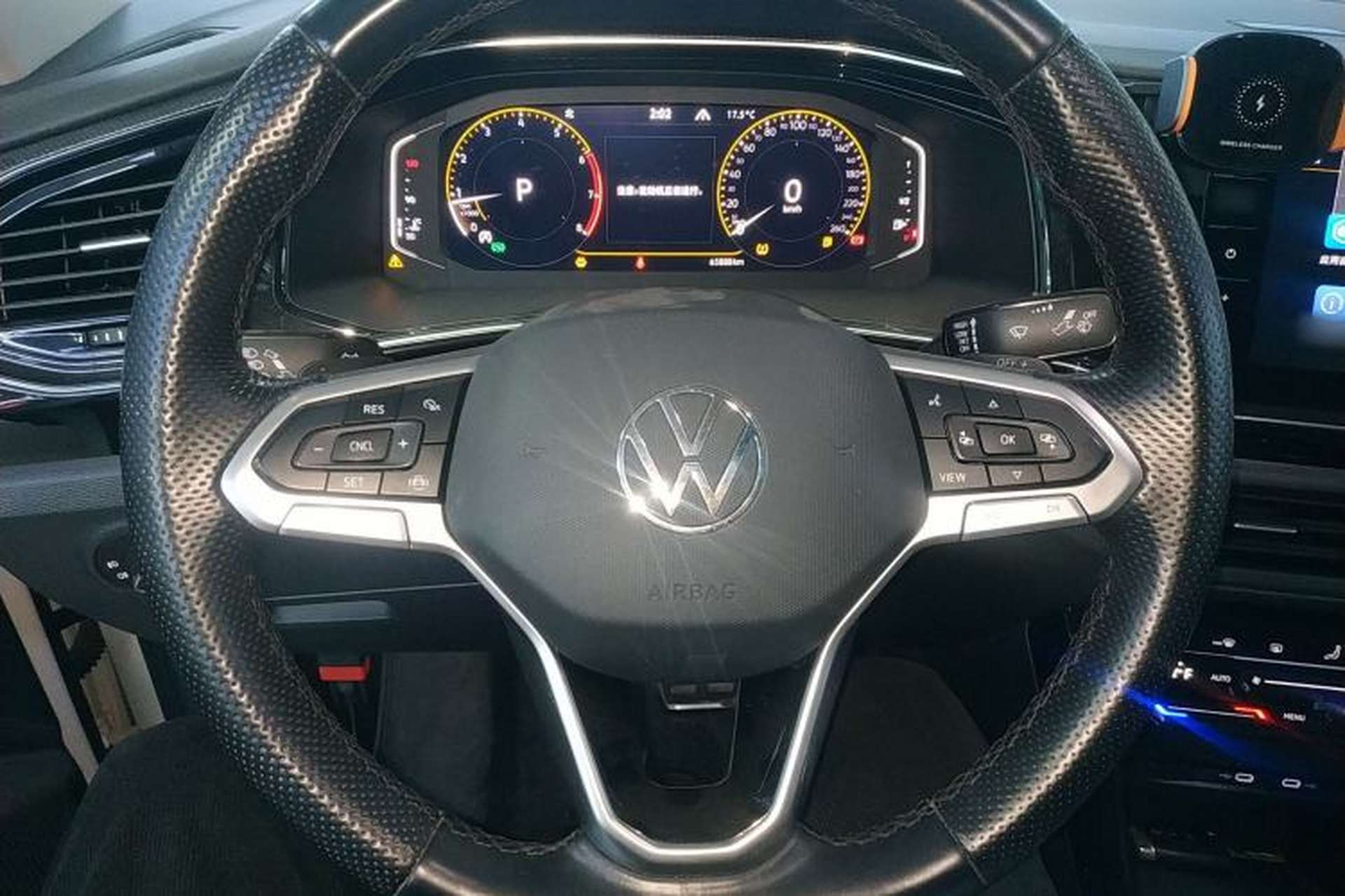 Used Volkswagen Tayron X 2020 330TSI Two-Wheel Drive Luxury Smart Connectivity Version Steering Wheel
