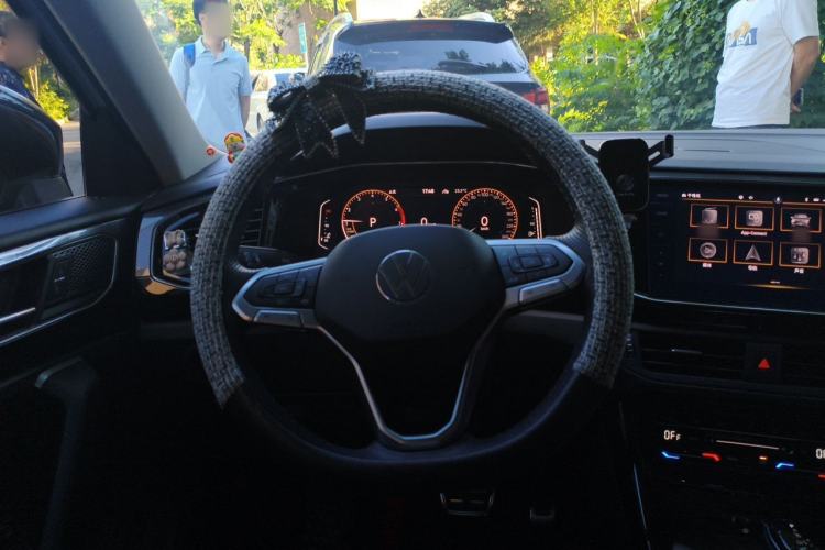 Used Volkswagen Tayron X 2020 330TSI Two-Wheel Drive Luxury Smart Connectivity Version Steering Wheel