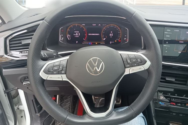 Used Volkswagen Tayron X 2020 330TSI Two-Wheel Drive Luxury Smart Connectivity Version Steering Wheel