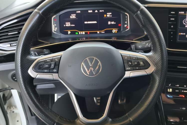 Used Volkswagen Tayron X 2020 330TSI Two-Wheel Drive Luxury Smart Connectivity Version Steering Wheel