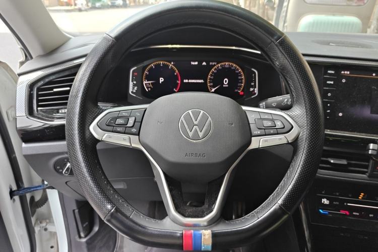 Used Volkswagen Tayron X 2020 330TSI Two-Wheel Drive Luxury Smart Connectivity Version Steering Wheel