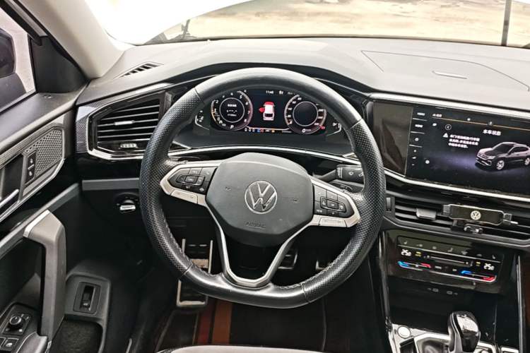 Used Volkswagen Tayron X 2020 330TSI Two-Wheel Drive Luxury Smart Connectivity Version Steering Wheel