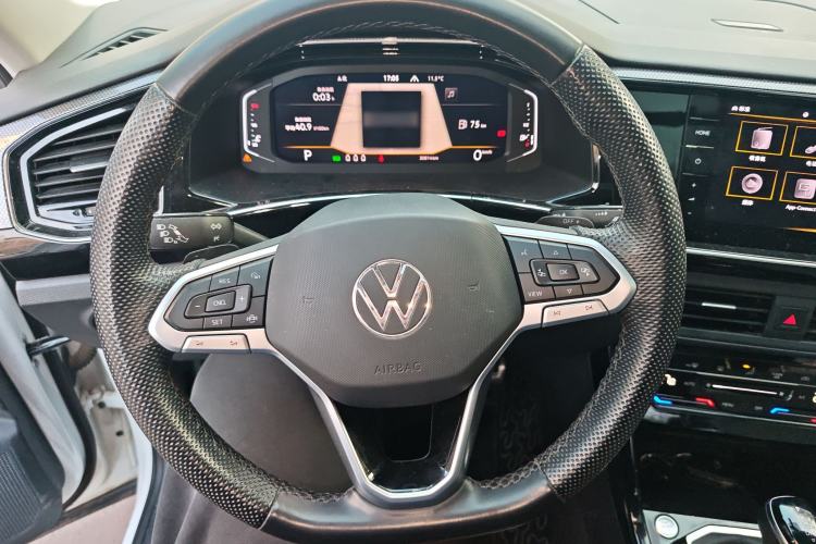 Used Volkswagen Tayron X 2020 330TSI Two-Wheel Drive Luxury Smart Connectivity Version Steering Wheel