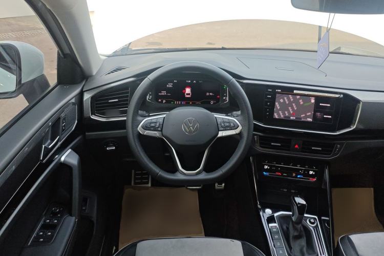 Used Volkswagen Tayron X 2020 330TSI Two-Wheel Drive Luxury Smart Connectivity Version Steering Wheel