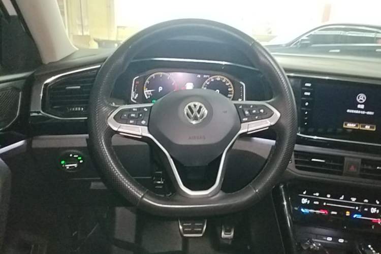 Used Volkswagen Tayron X 2020 330TSI Two-Wheel Drive Luxury Smart Connectivity Version Steering Wheel