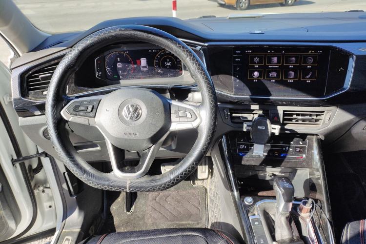 Used Volkswagen Tayron X 2020 330TSI Two-Wheel Drive Luxury Smart Connectivity Version Steering Wheel