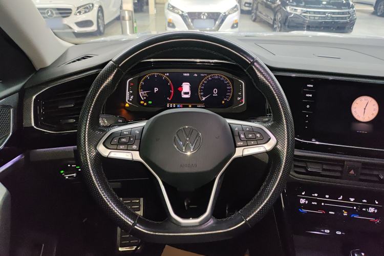 Used Volkswagen Tayron X 2020 330TSI Two-Wheel Drive Luxury Smart Connectivity Version Steering Wheel
