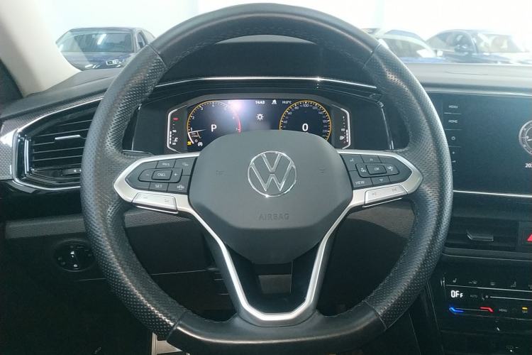 Used Volkswagen Tayron X 2020 330TSI Two-Wheel Drive Luxury Smart Connectivity Version Steering Wheel