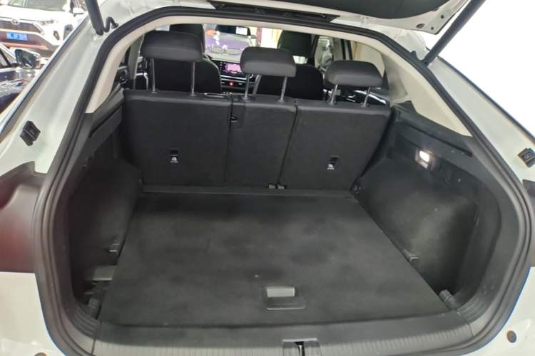 Used Volkswagen Tayron X 2020 330TSI Two-Wheel Drive Luxury Smart Connectivity Version Trunk