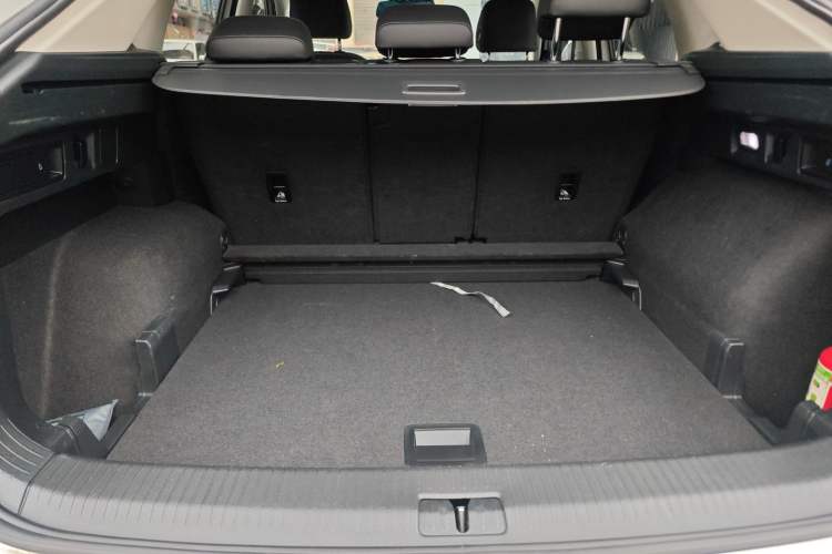 Used Volkswagen Tayron X 2020 330TSI Two-Wheel Drive Luxury Smart Connectivity Version Trunk