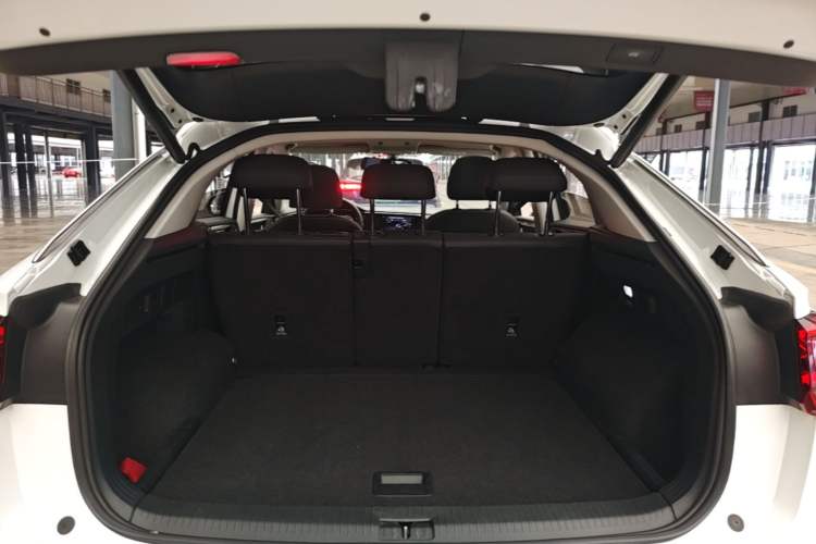 Used Volkswagen Tayron X 2020 330TSI Two-Wheel Drive Luxury Smart Connectivity Version Trunk