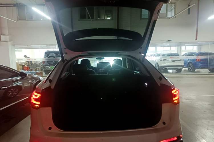 Used Volkswagen Tayron X 2020 330TSI Two-Wheel Drive Luxury Smart Connectivity Version Trunk