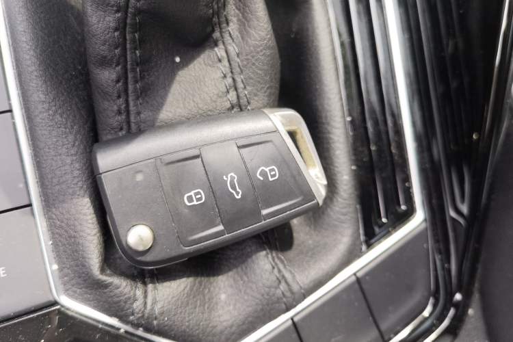 Used Volkswagen Tayron X 2020 330TSI Two-Wheel Drive Luxury Smart Connectivity Version Vehicle Key
