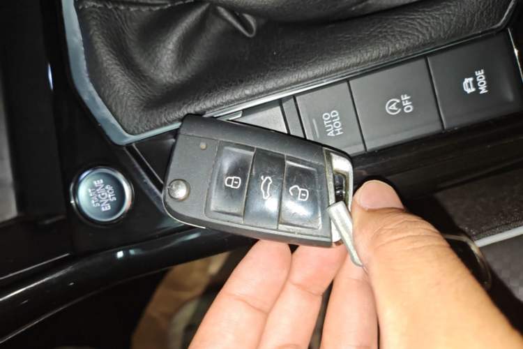 Used Volkswagen Tayron X 2020 330TSI Two-Wheel Drive Luxury Smart Connectivity Version Vehicle Key