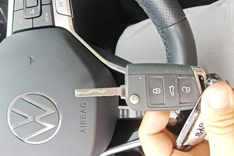 Used Volkswagen Tayron X 2020 330TSI Two-Wheel Drive Luxury Smart Connectivity Version Vehicle Key
