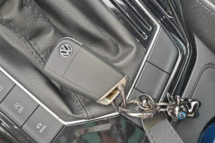 Used Volkswagen Tayron X 2020 330TSI Two-Wheel Drive Luxury Smart Connectivity Version Vehicle Key