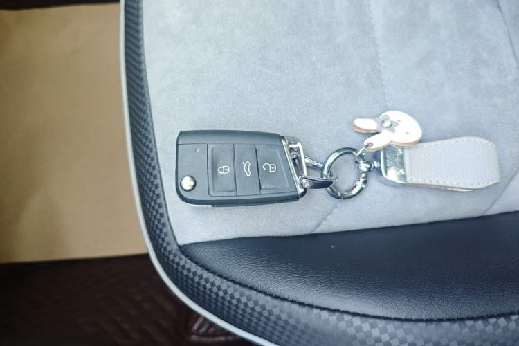 Used Volkswagen Tayron X 2020 330TSI Two-Wheel Drive Luxury Smart Connectivity Version Vehicle Key