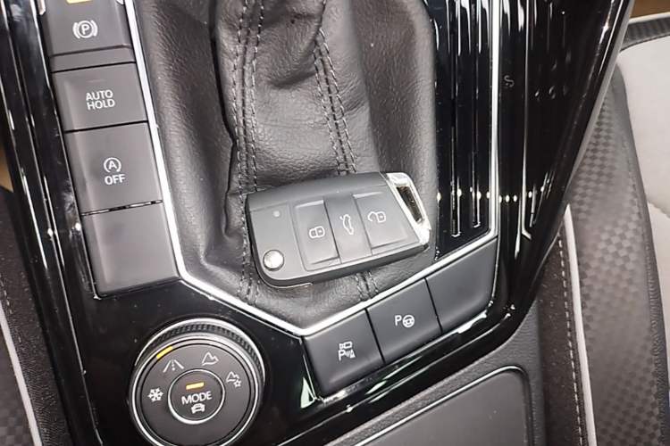 Used Volkswagen Tayron X 2020 380TSI Four-Wheel Drive Flagship Smart Connectivity Version Vehicle Key