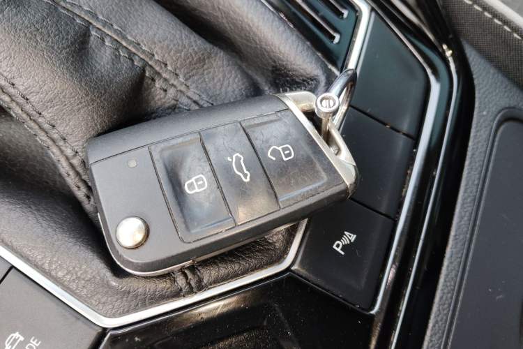 Used Volkswagen Tayron X 2020 330TSI Two-Wheel Drive Luxury Smart Connectivity Version Vehicle Key