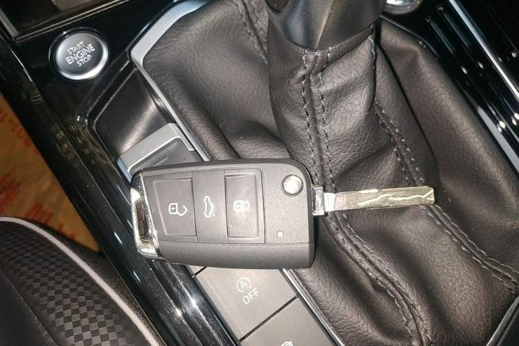 Used Volkswagen Tayron X 2020 330TSI Two-Wheel Drive Luxury Smart Connectivity Version Vehicle Key