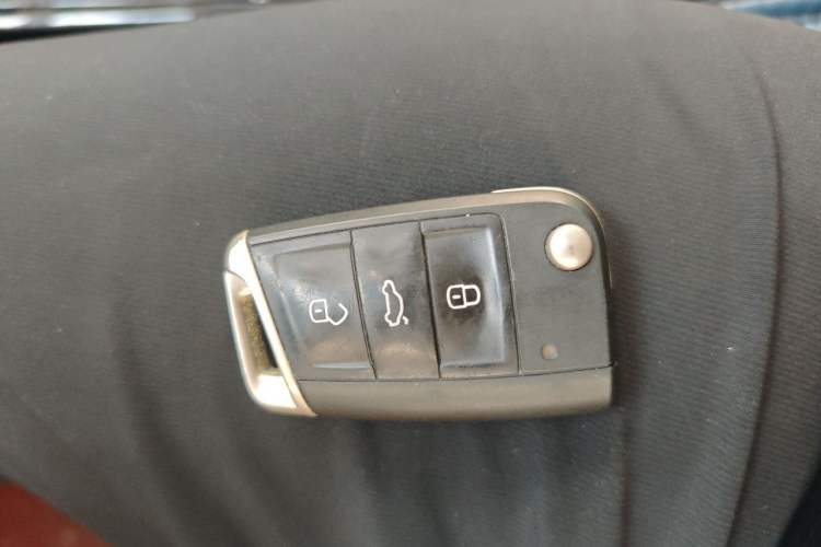 Used Volkswagen Tayron X 2020 330TSI Two-Wheel Drive Luxury Smart Connectivity Version Vehicle Key