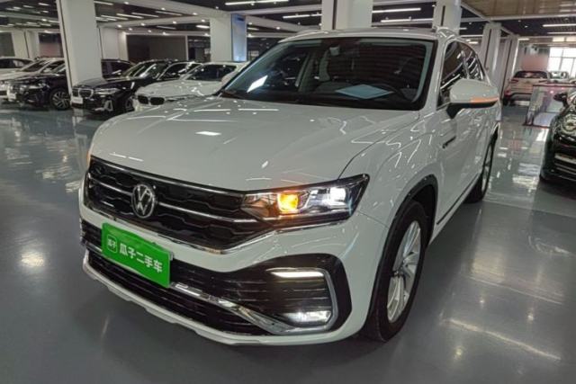 Ojetý Volkswagen Tayron X 2020 330TSI Two-Wheel Drive Luxury Smart Connectivity Version