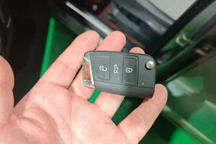 Used Volkswagen Tayron X 2020 330TSI Two-Wheel Drive Luxury Smart Connectivity Version Vehicle Key